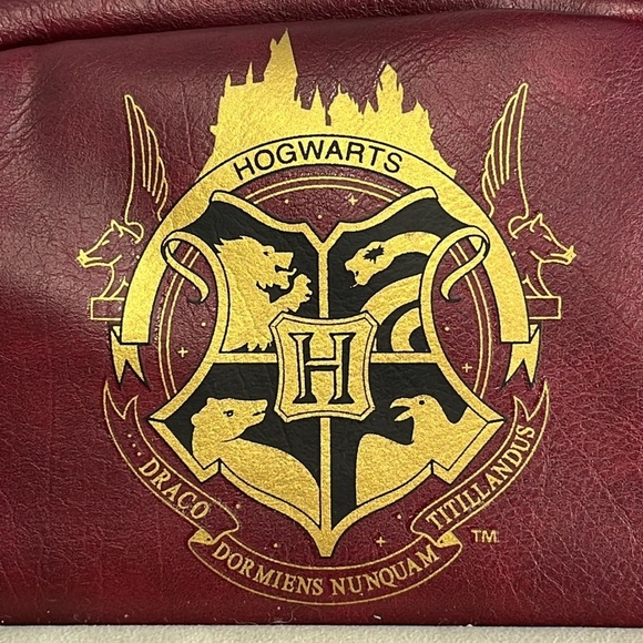 Hogwarts Backpack, Sealed Letter Pocket, dark red, cream, gold - Picture 6 of 13